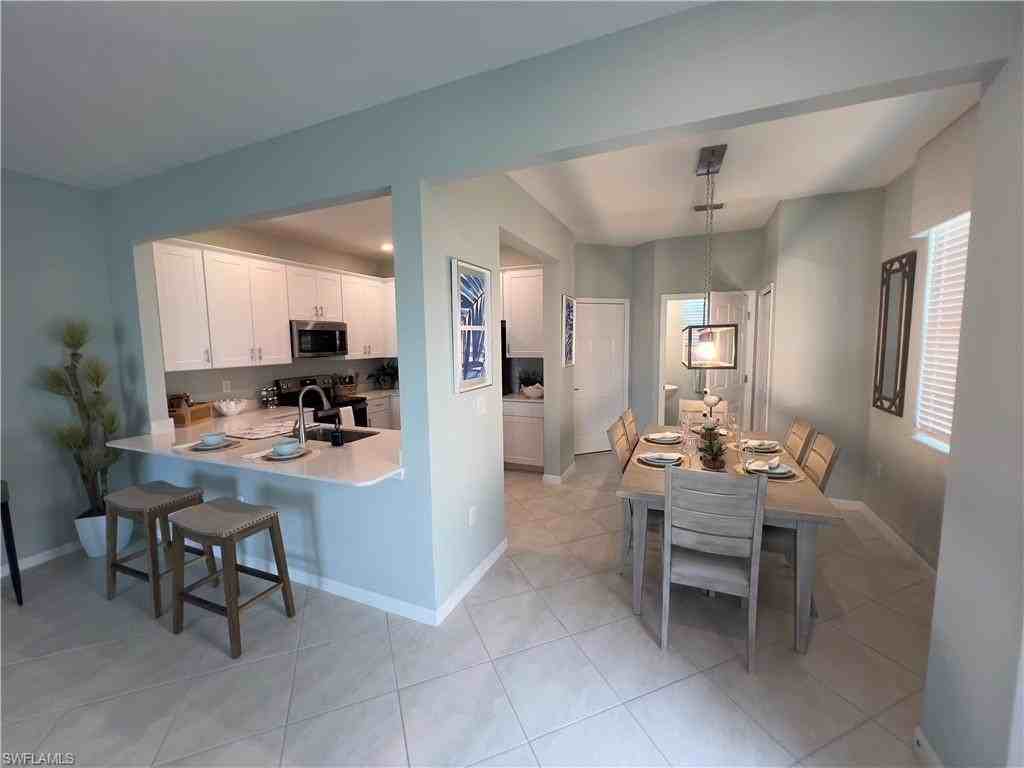 2806 Blossom Way - Photo 4 of 44