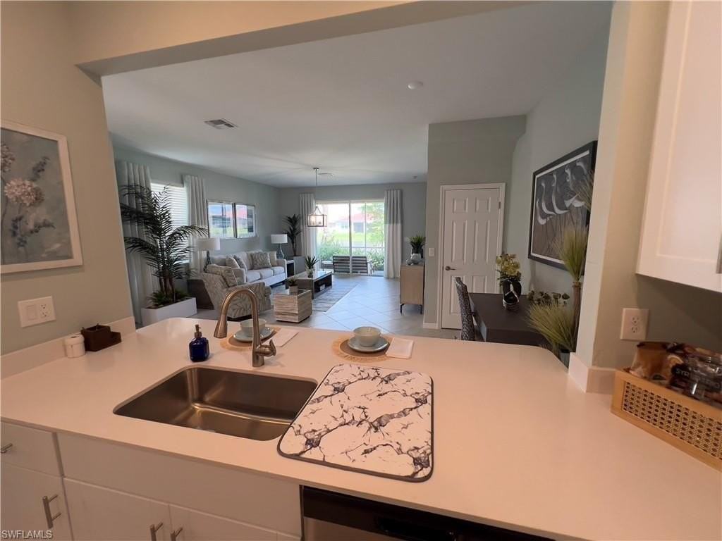 2806 Blossom Way - Photo 7 of 44