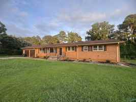 featured image of 2103 Shannonhouse Rd Sw