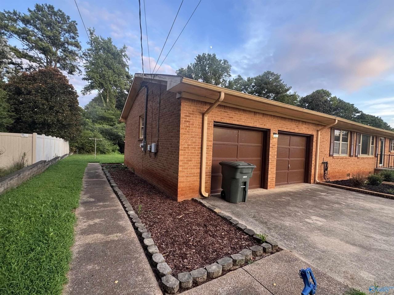 2103 Shannonhouse Rd Sw - Photo 2 of 30
