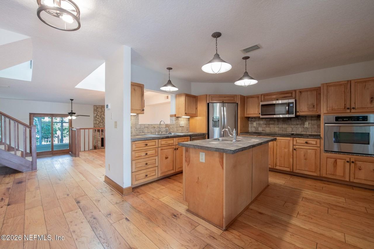 1745 Ocean Grove Dr - Photo 4 of 35