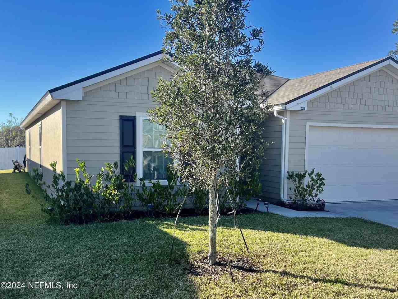 2518 Beachview Dr - Photo 2 of 26