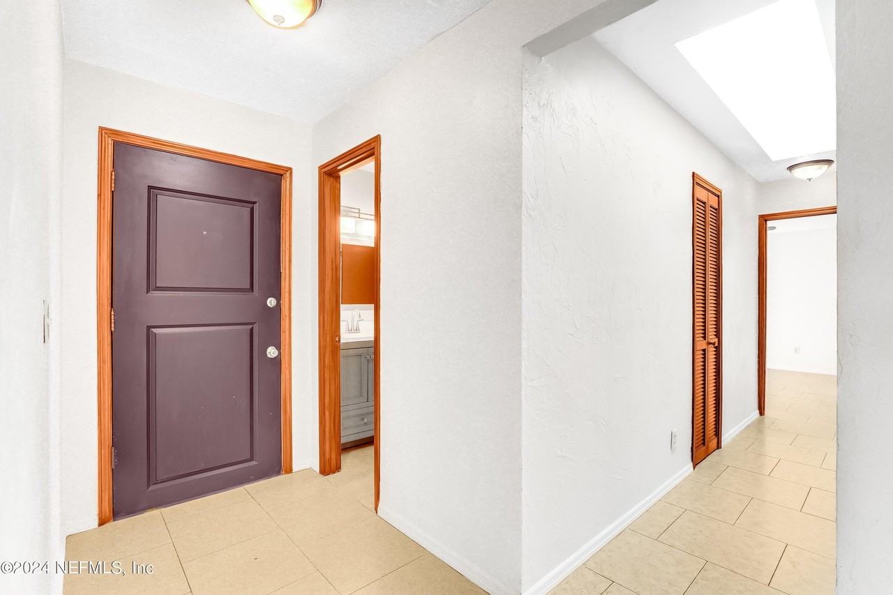 2366 Bitternut Way - Photo 3 of 25