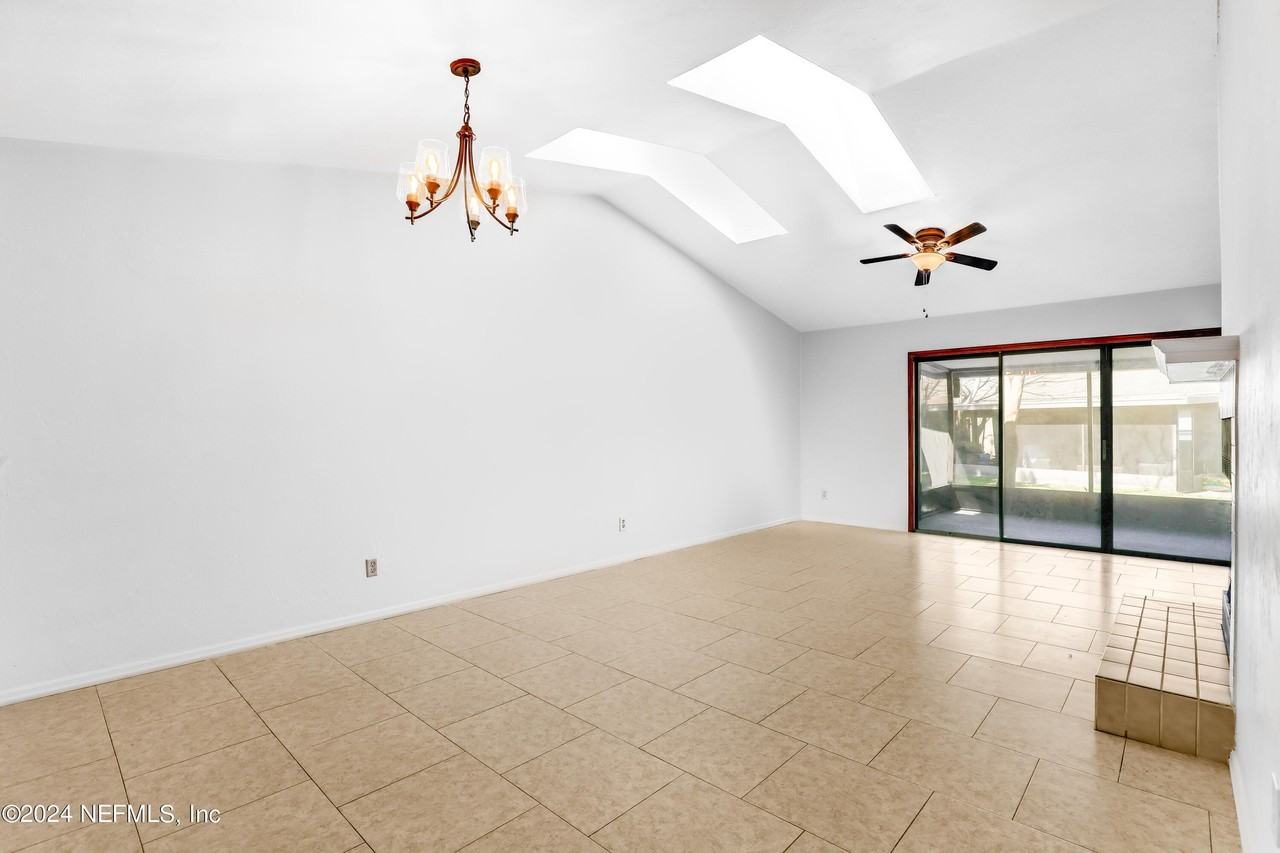 2366 Bitternut Way - Photo 5 of 25