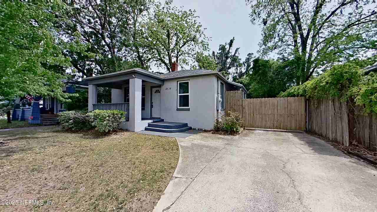 4654 Post St - Photo 3 of 19