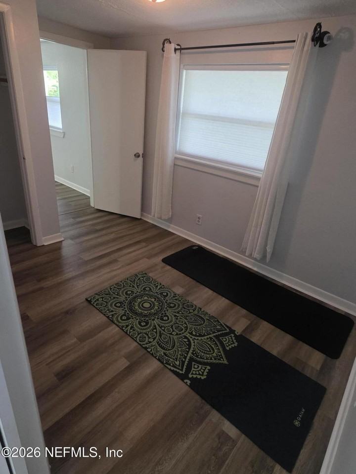 70 Robert St - Photo 5 of 16
