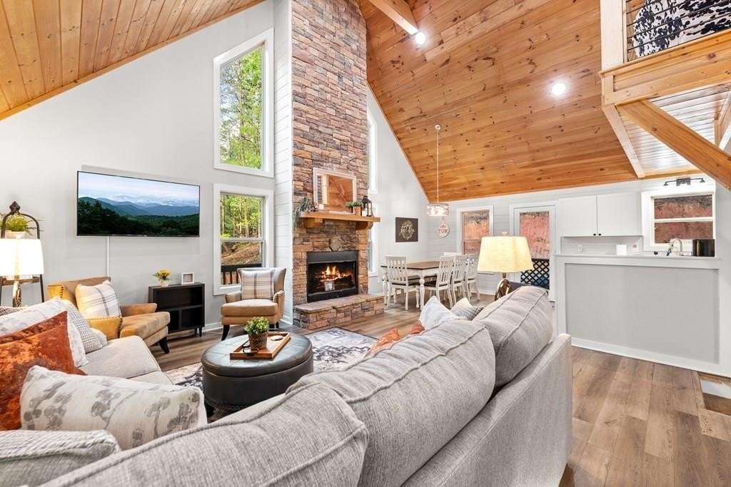 17 Vista Chalet Dr - Photo 7 of 50