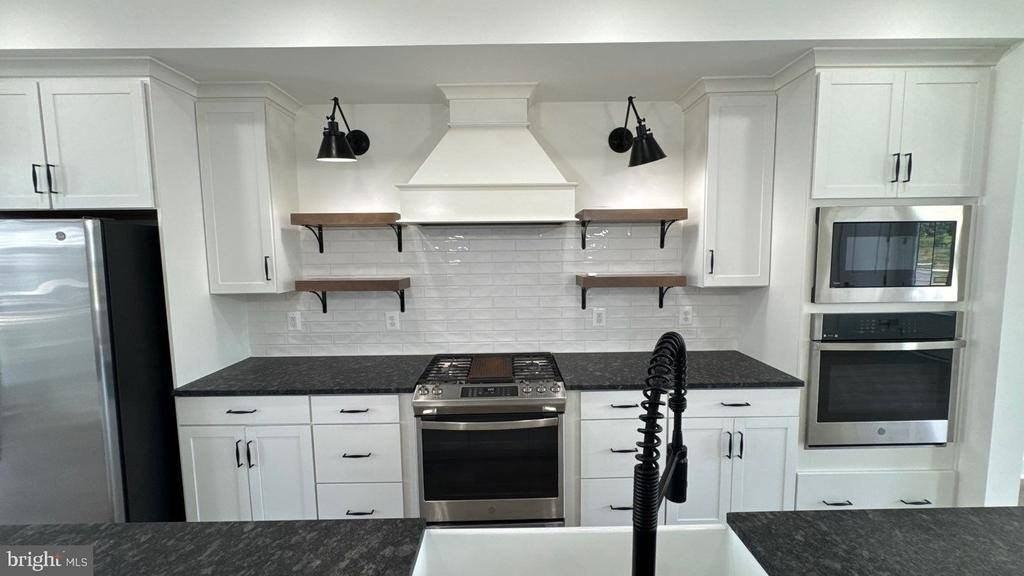 1817 Shookstown Rd - Photo 5 of 25