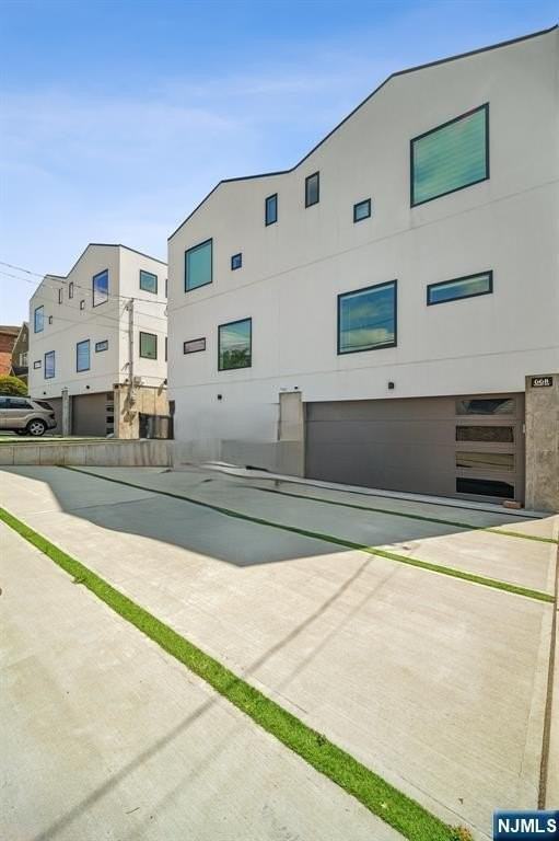 66B Henry Ave - Photo 2 of 37