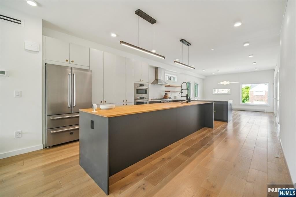 66B Henry Ave - Photo 3 of 37