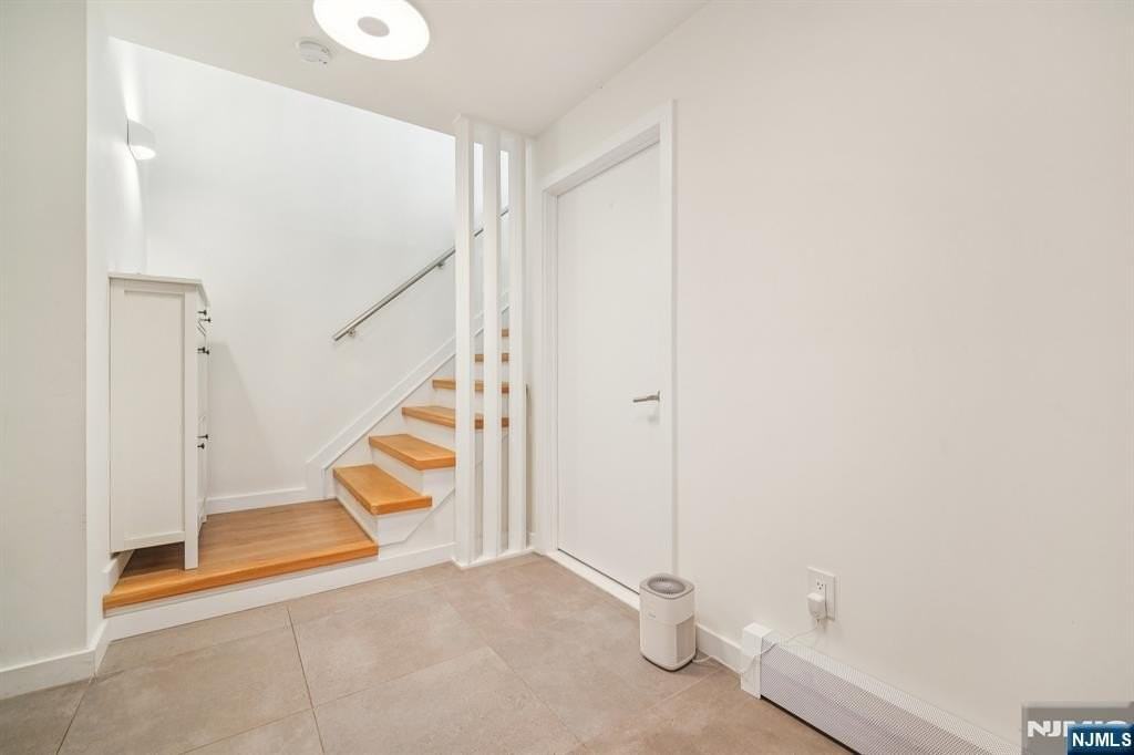 66B Henry Ave - Photo 4 of 37