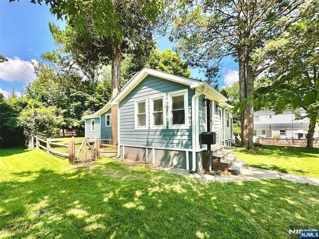 82 Herring St - Photo 2 of 2