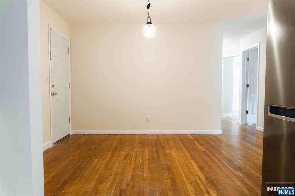 218 E Brinkerhoff Ave - Photo 6 of 21
