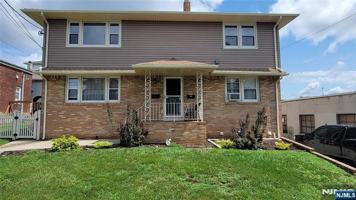 featured image of 39 Wadsworth St #2