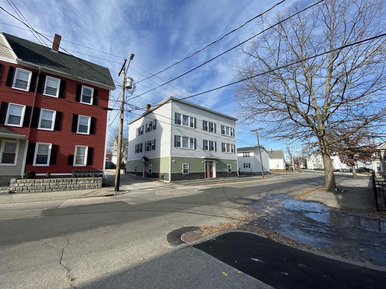 129 2nd St #1N - Photo 4 of 34