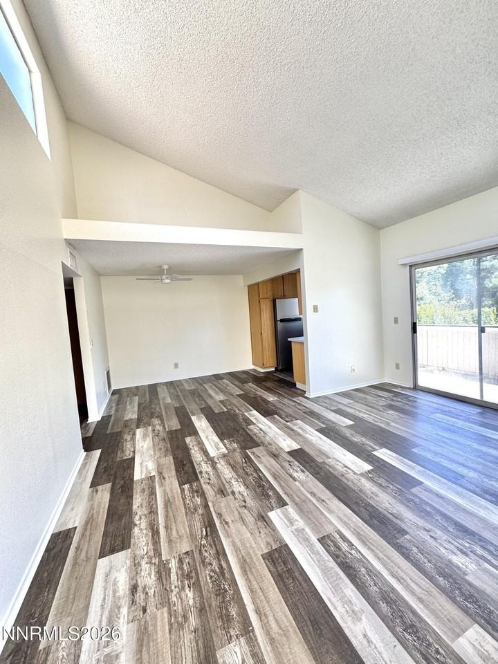 2519 Sunny Slope Dr #5 - Photo 4 of 10