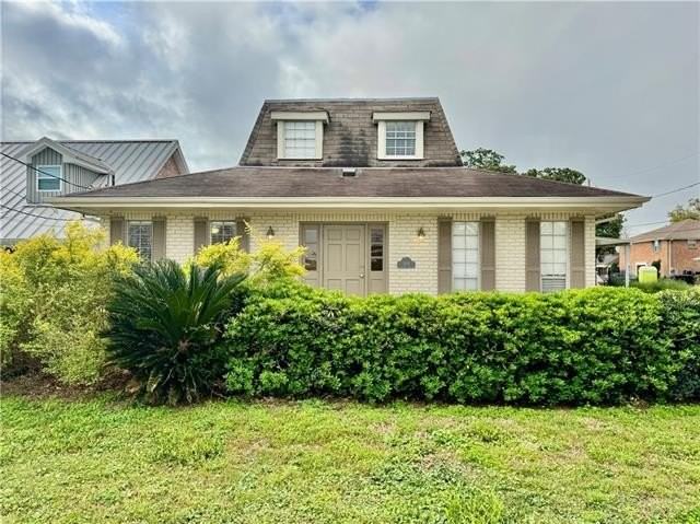 5116 Avron Blvd - Photo 2 of 39