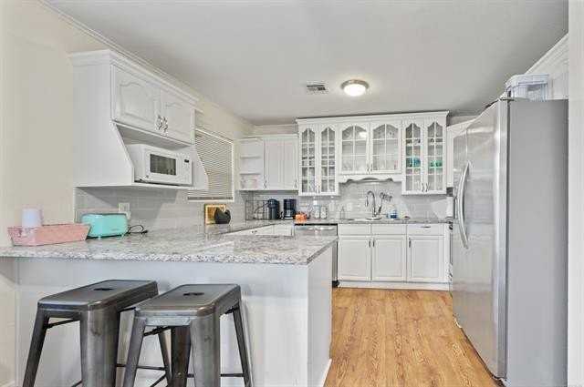 139 E 49th St - Photo 7 of 25