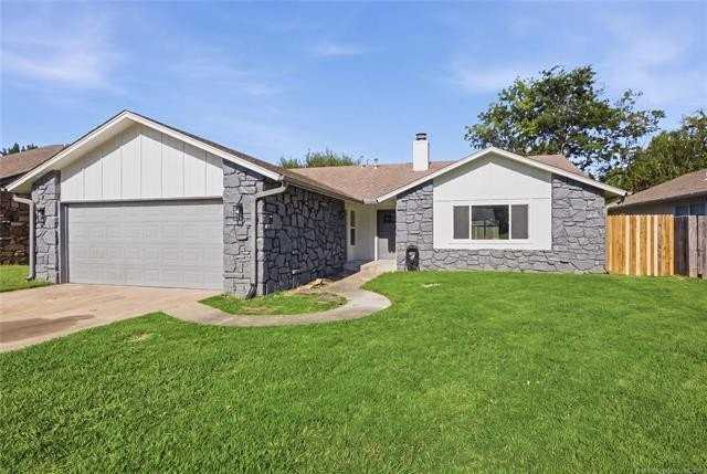 1906 N Eucalyptus Ct