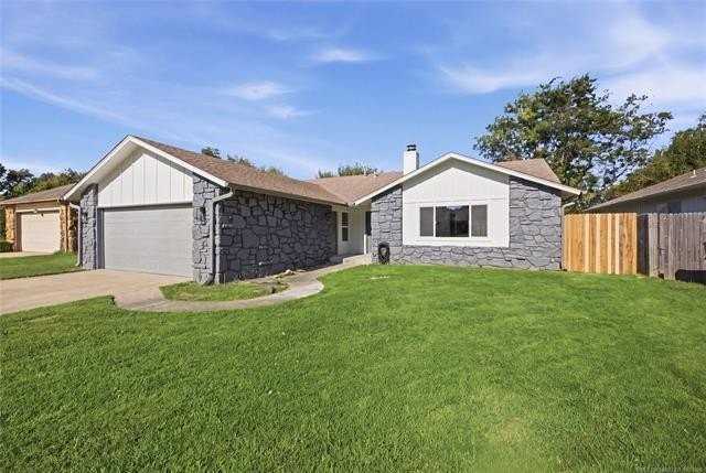 1906 N Eucalyptus Ct - Photo 2 of 27