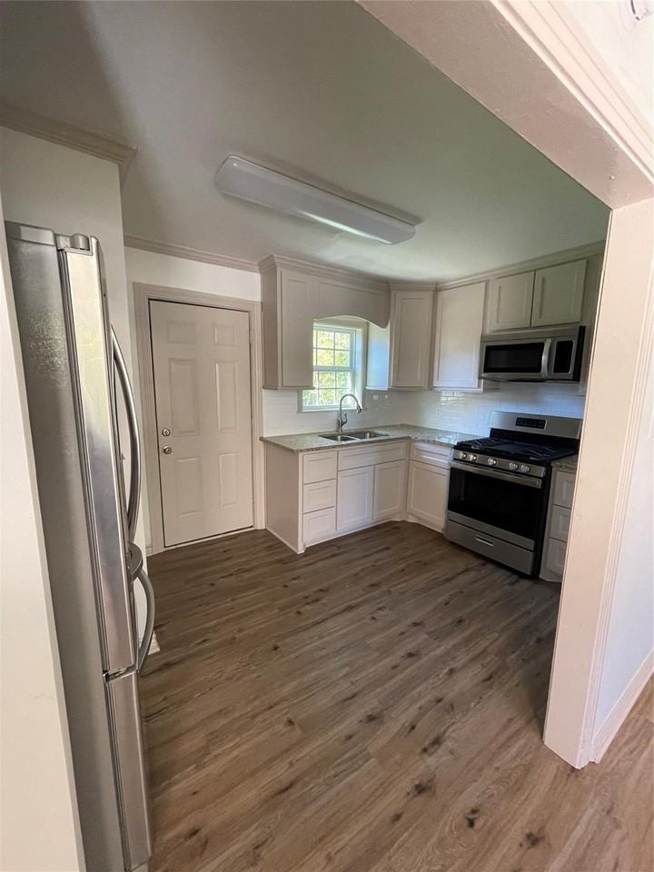 414 S 27th St - Photo 2 of 7