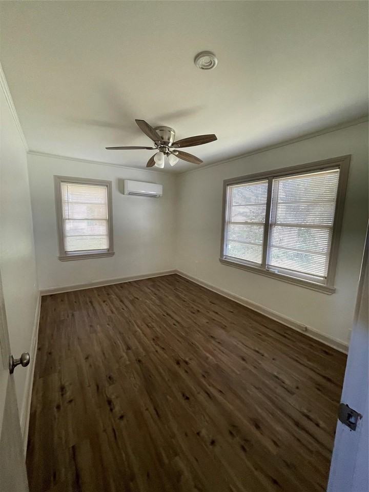 414 S 27th St - Photo 3 of 7