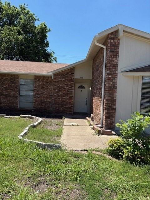 558 Ridgemont Dr - Photo 2 of 14