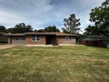 829 N Charlotte Ave - Photo 1 of 1
