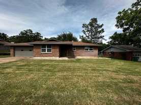 829 N Charlotte Ave - Photo 1 of 1