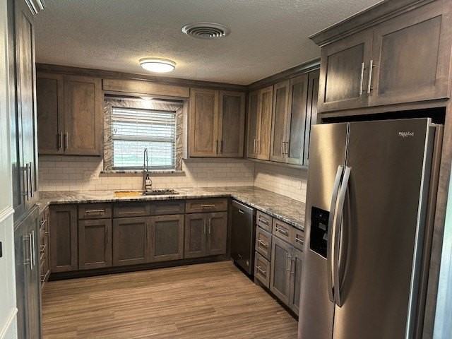 829 N Charlotte Ave - Photo 4 of 13