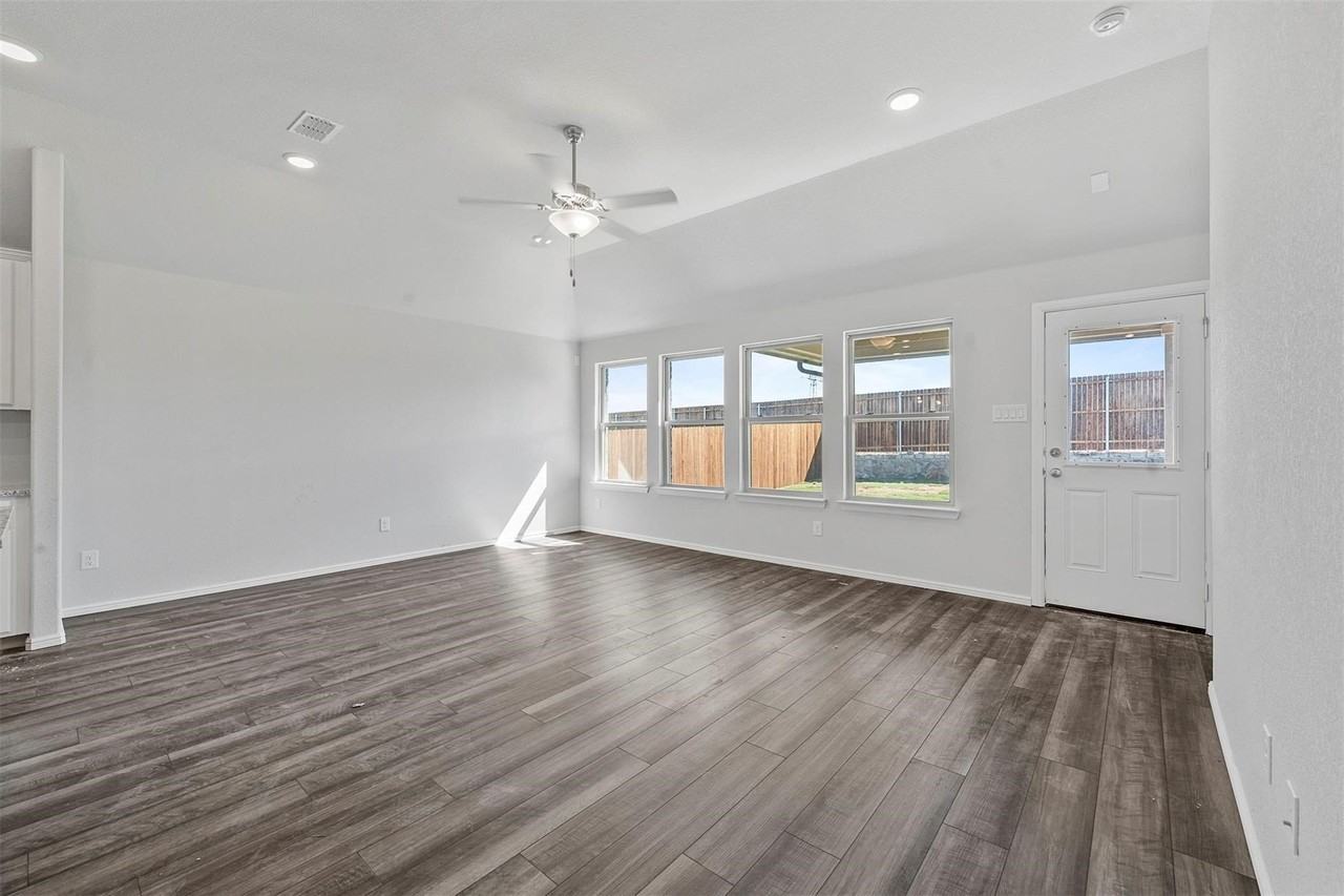 1944 Javelina St - Photo 5 of 24