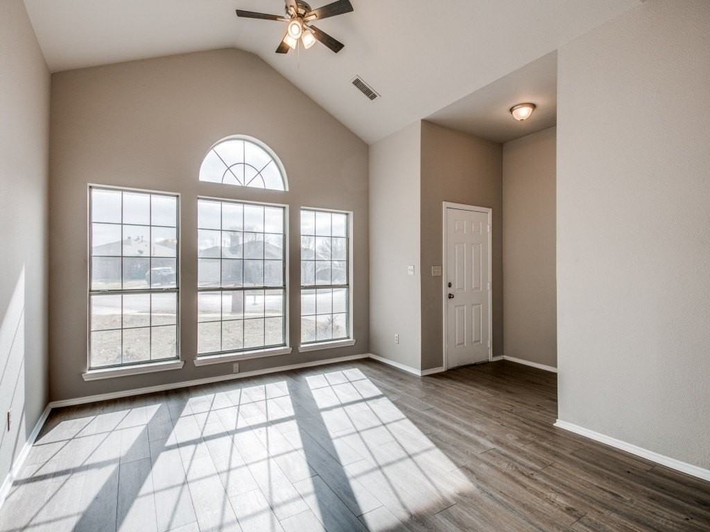 610 Lonestar Park Ln - Photo 3 of 12
