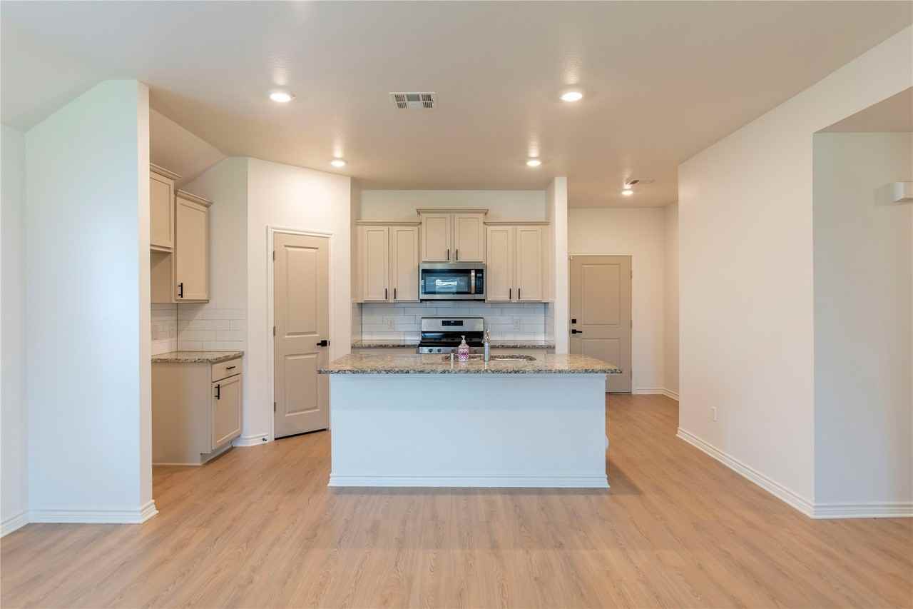 408 Rawhide Way - Photo 2 of 12