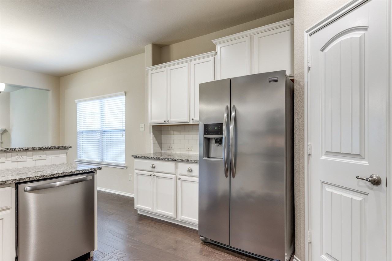9905 Beaver Dam Ln - Photo 5 of 12