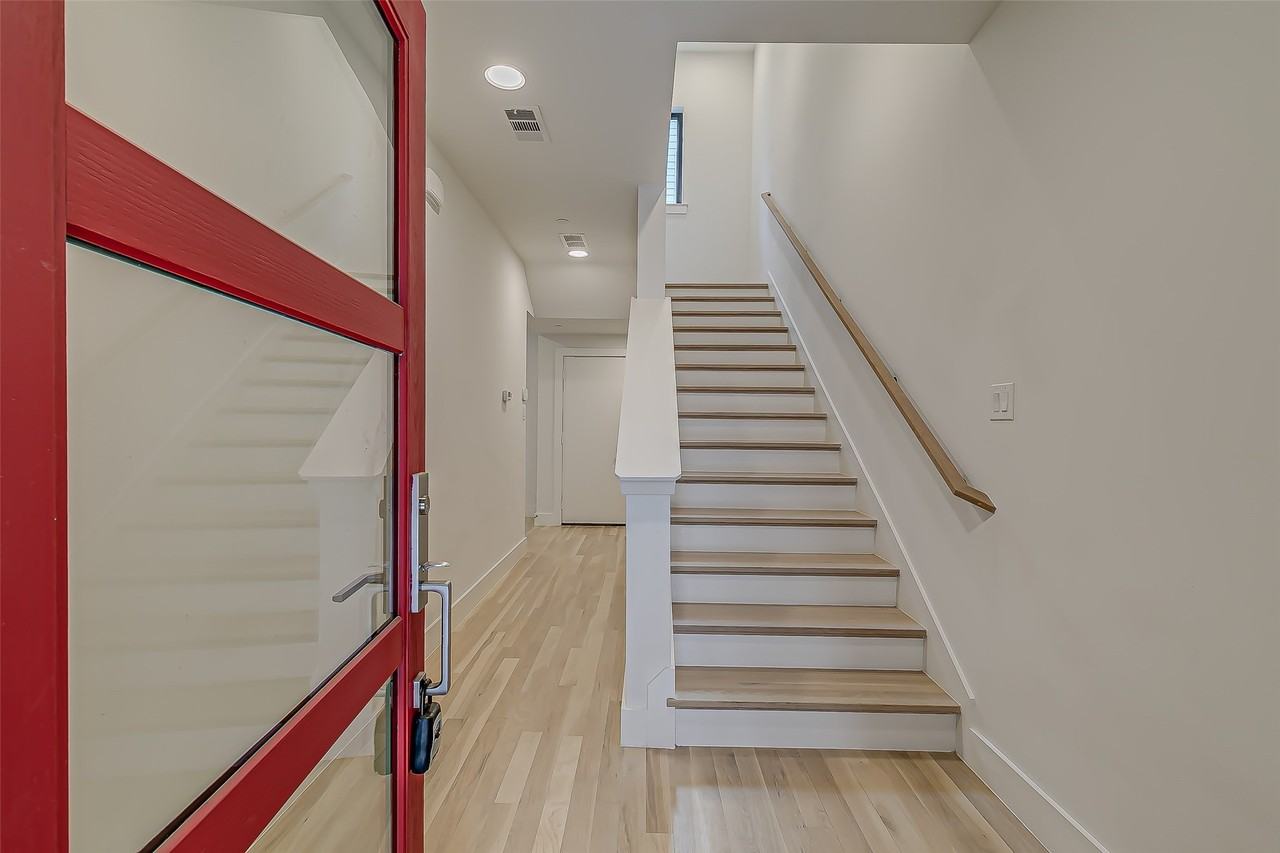 2707 Kimsey Dr #101 - Photo 4 of 33