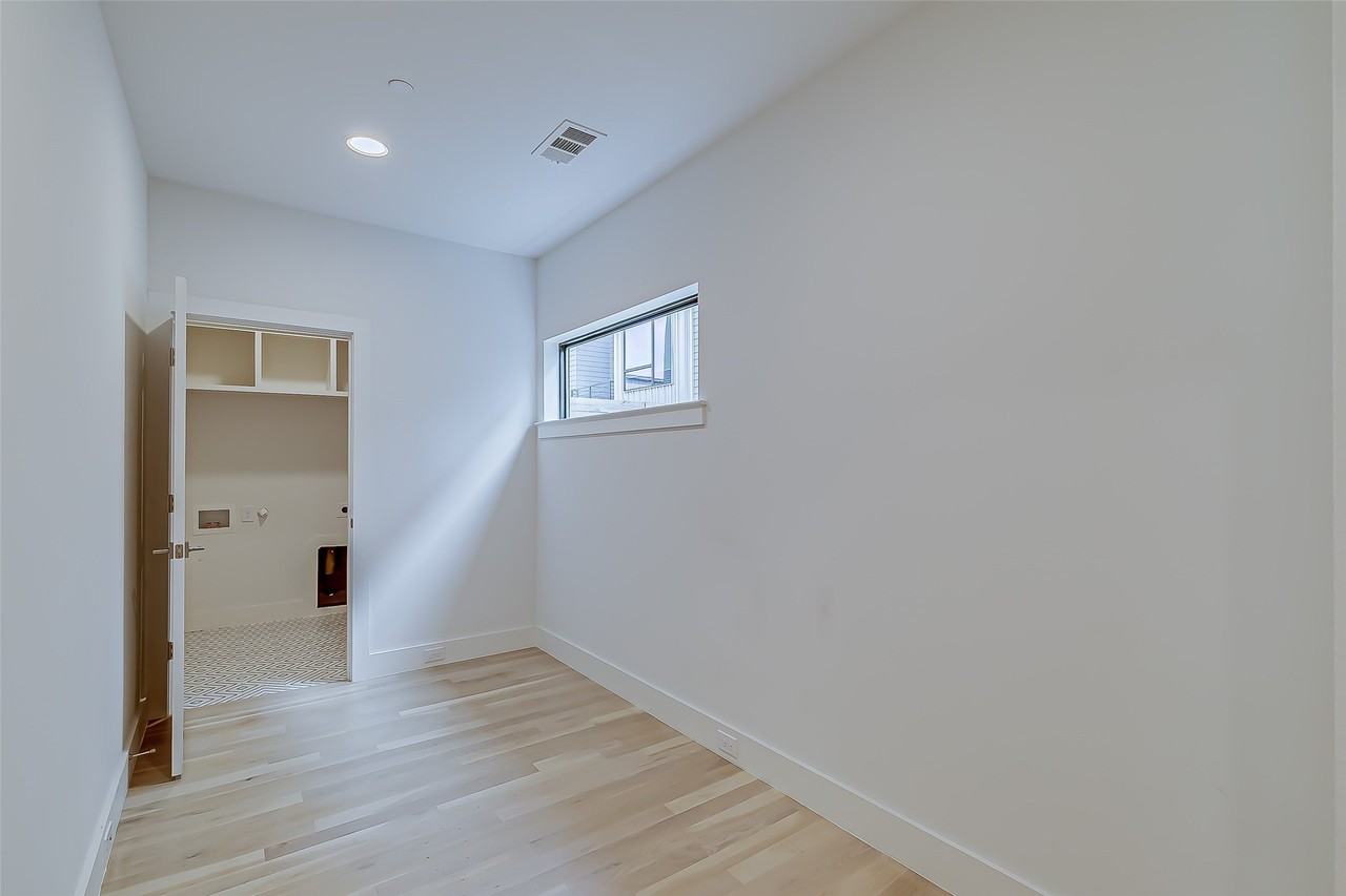 2707 Kimsey Dr #101 - Photo 5 of 33