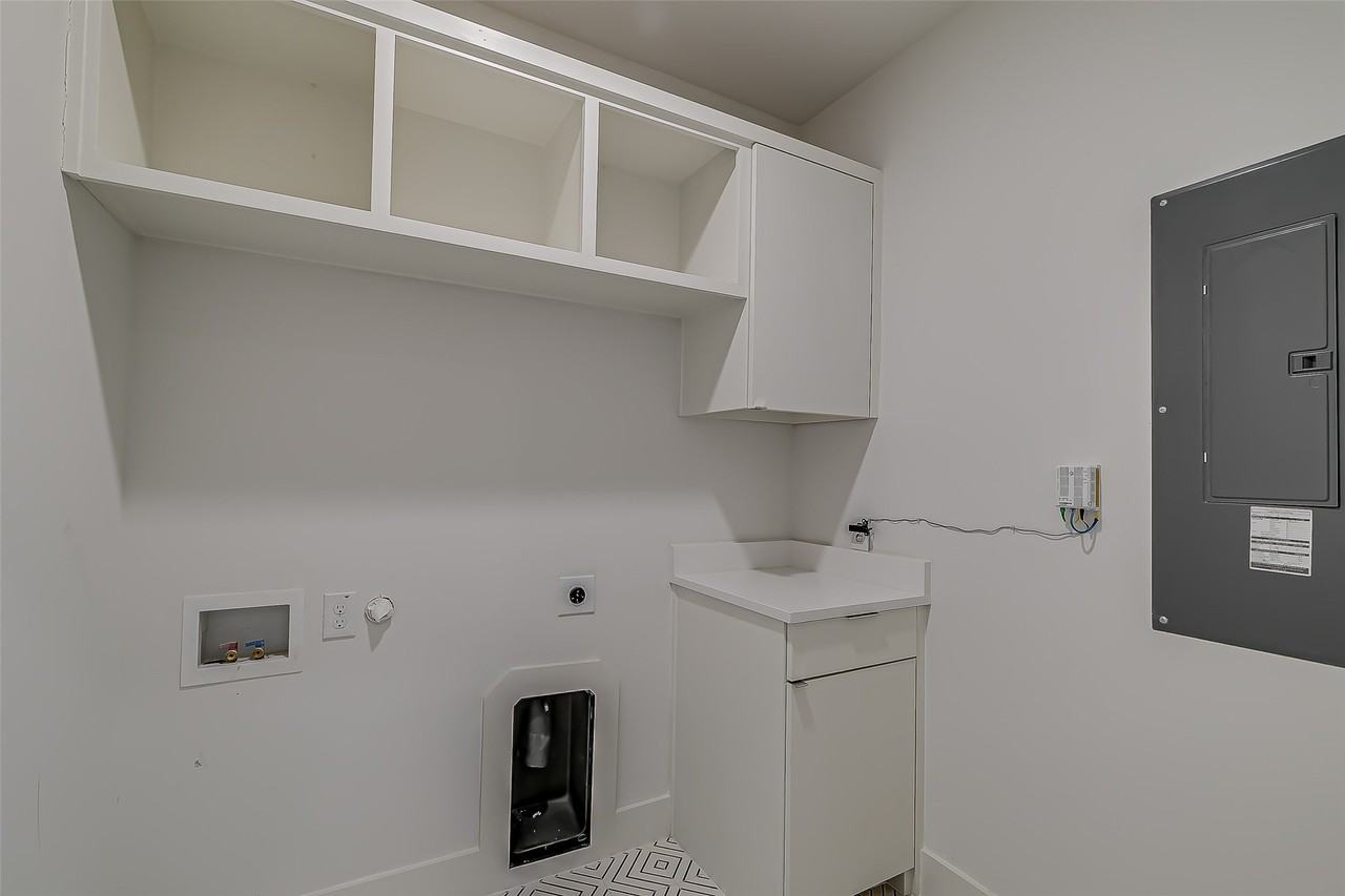 2707 Kimsey Dr #101 - Photo 6 of 33