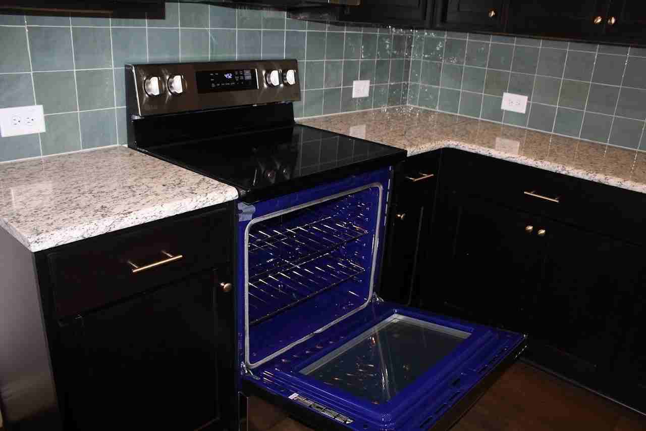 202 Walnut St - Photo 5 of 16