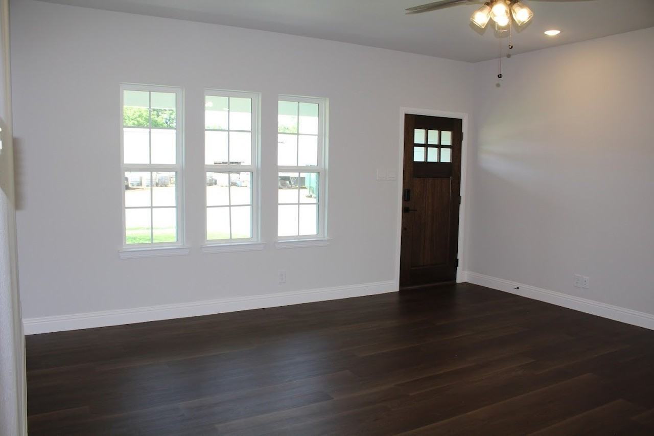202 Walnut St - Photo 7 of 16