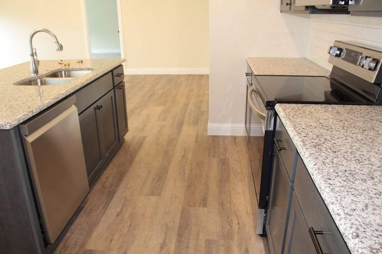 102 Walnut St - Photo 5 of 13