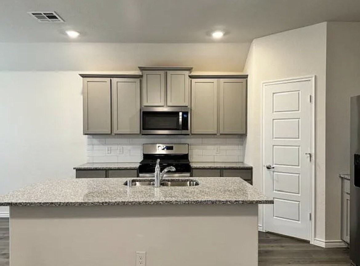 1002 Cottontail Dr - Photo 4 of 8