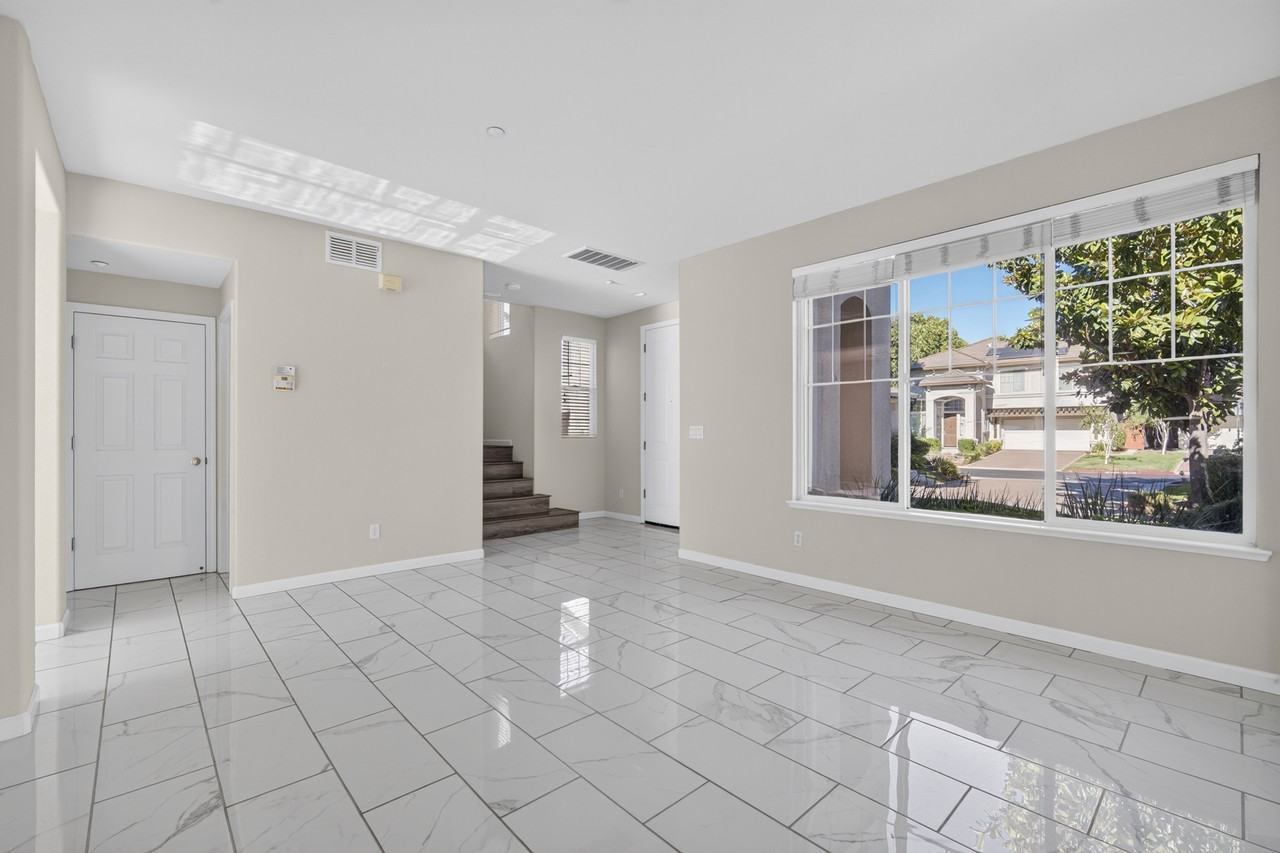 5858 Hazelwood Cmn #1 - Photo 2 of 10