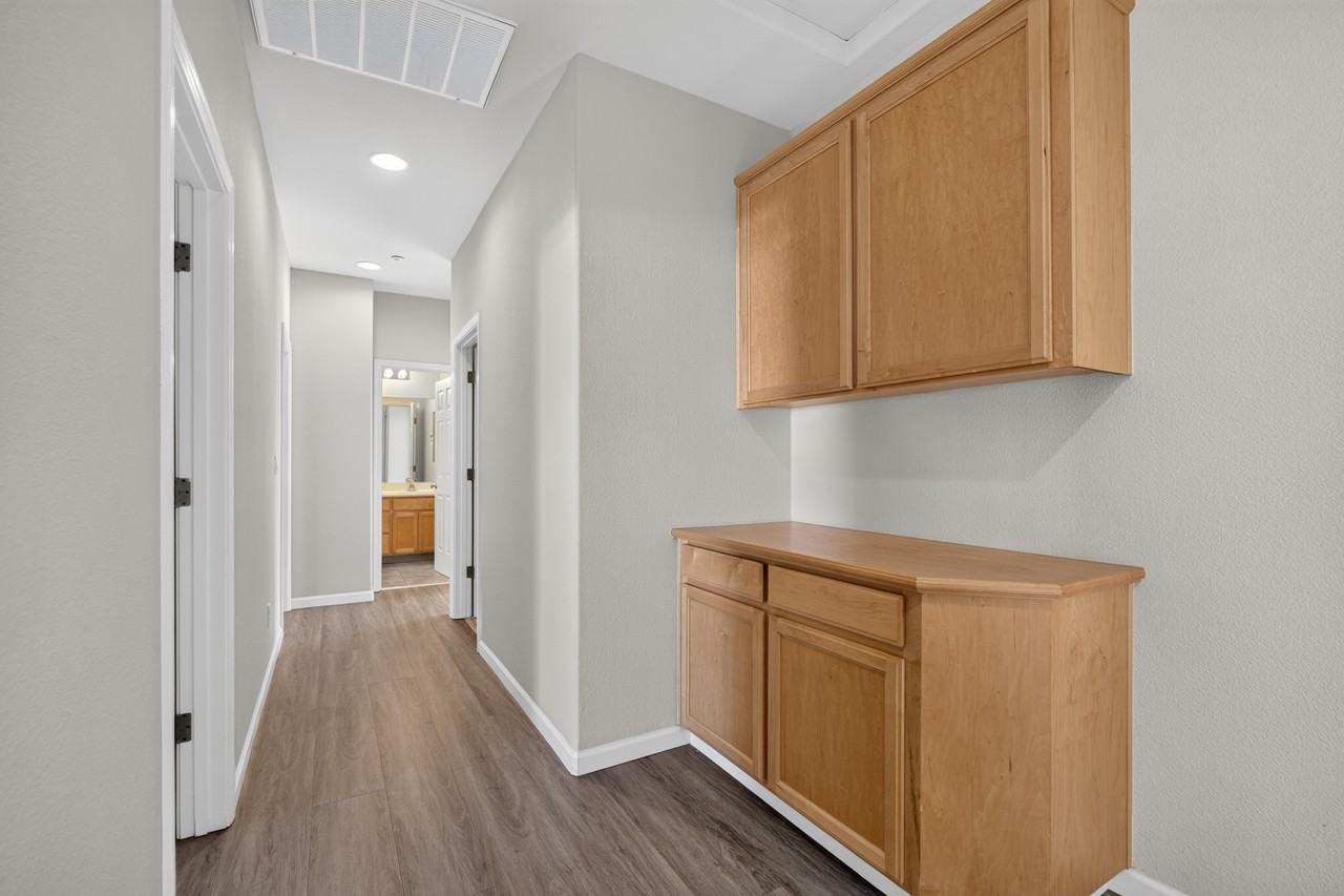 5858 Hazelwood Cmn #1 - Photo 4 of 10
