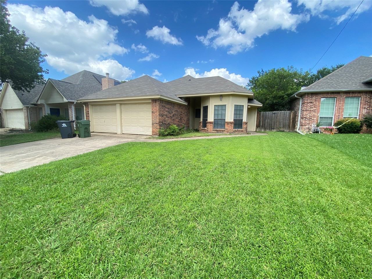 4131 Crossgate Ct - Photo 2 of 27
