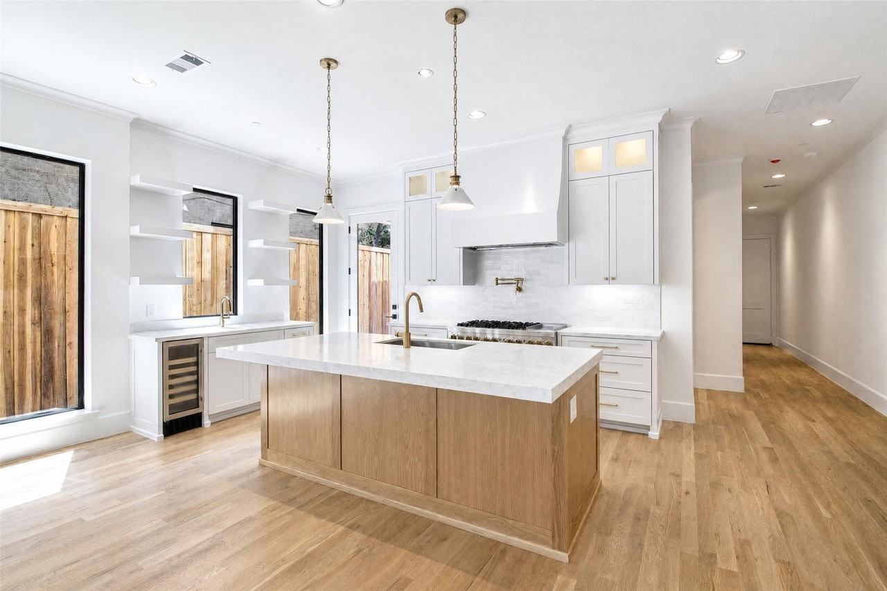 3511 Westminster Ave - Photo 4 of 14