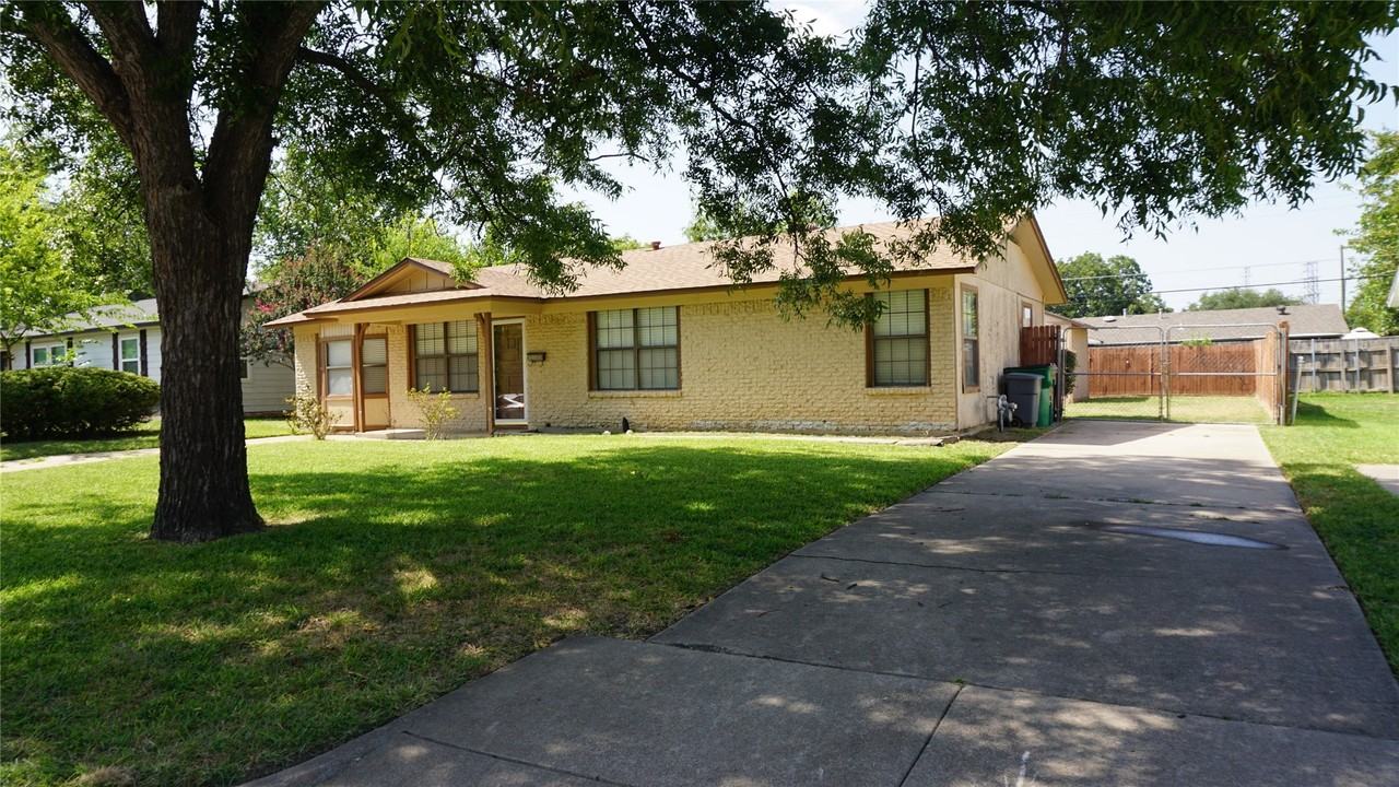 5225 Mack Rd - Photo 2 of 15