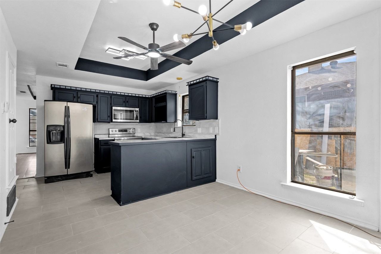 5349 Northridge Blvd - Photo 3 of 16