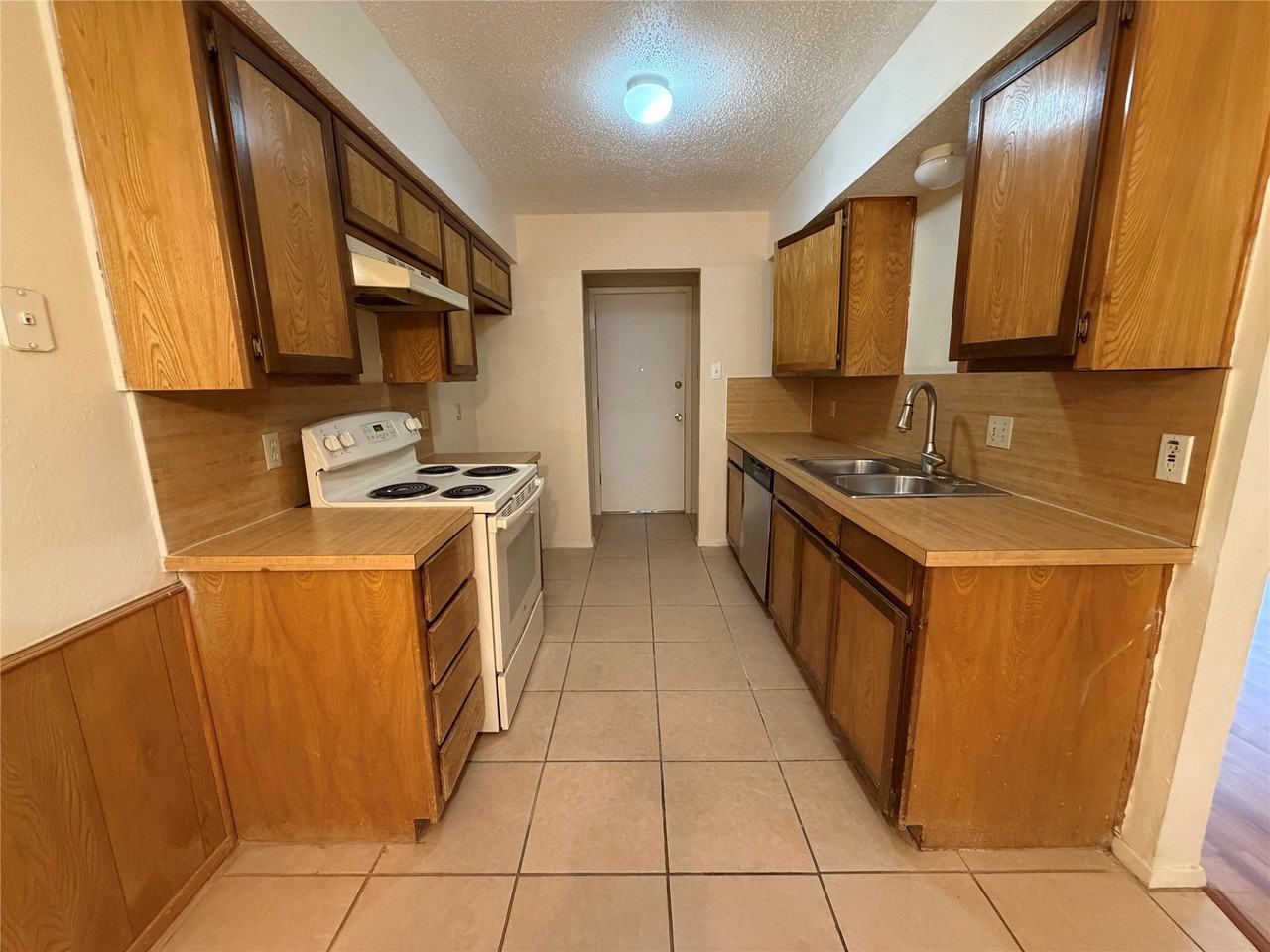 425 Signal Hill Ct N - Photo 6 of 16