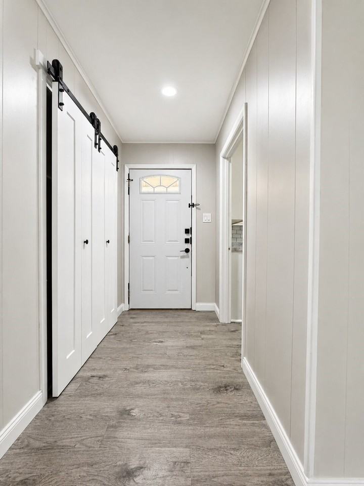 1005 Oakwood Ln - Photo 3 of 29