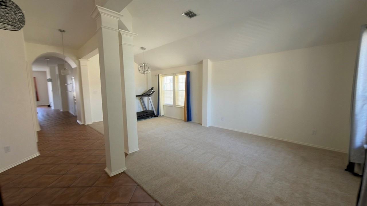 5601 Piedra Dr - Photo 7 of 32